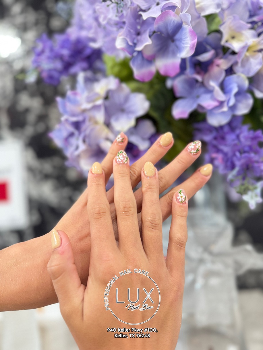 Lux Nail Bar